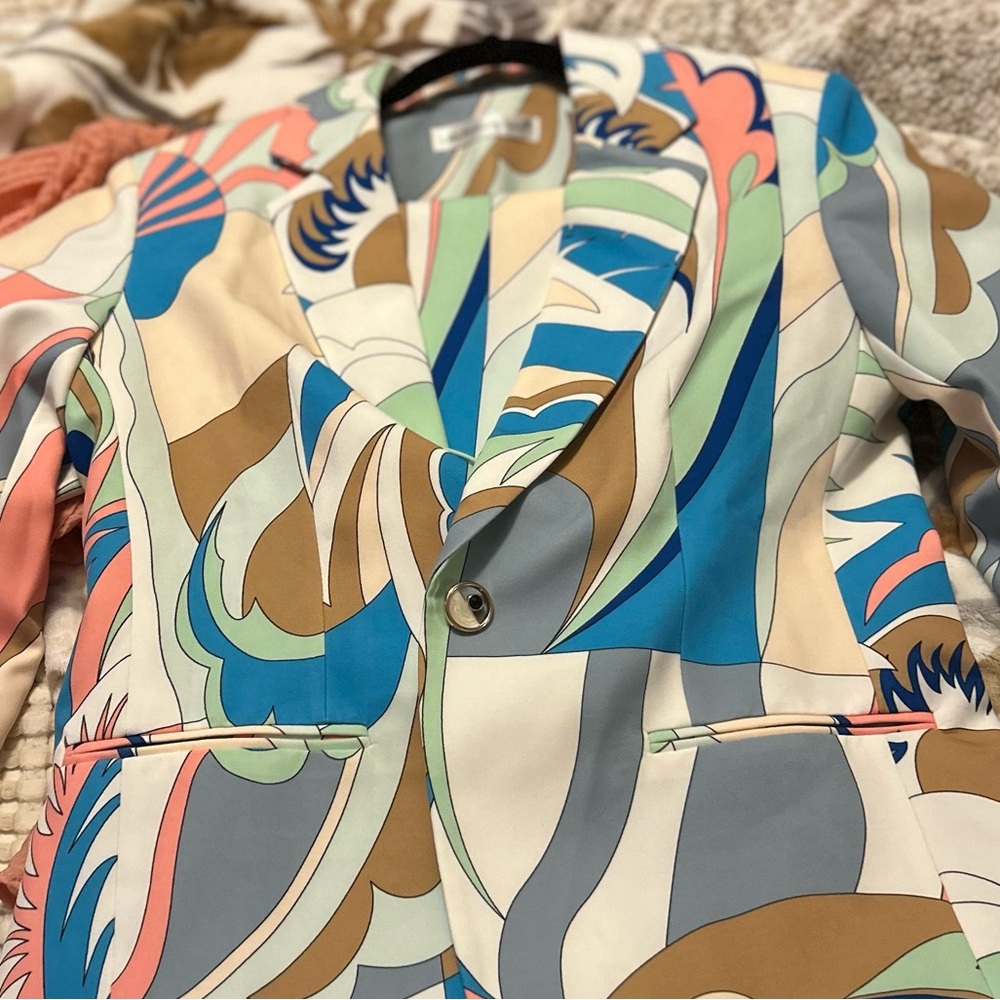 Suit, funky colors new without tags size medium